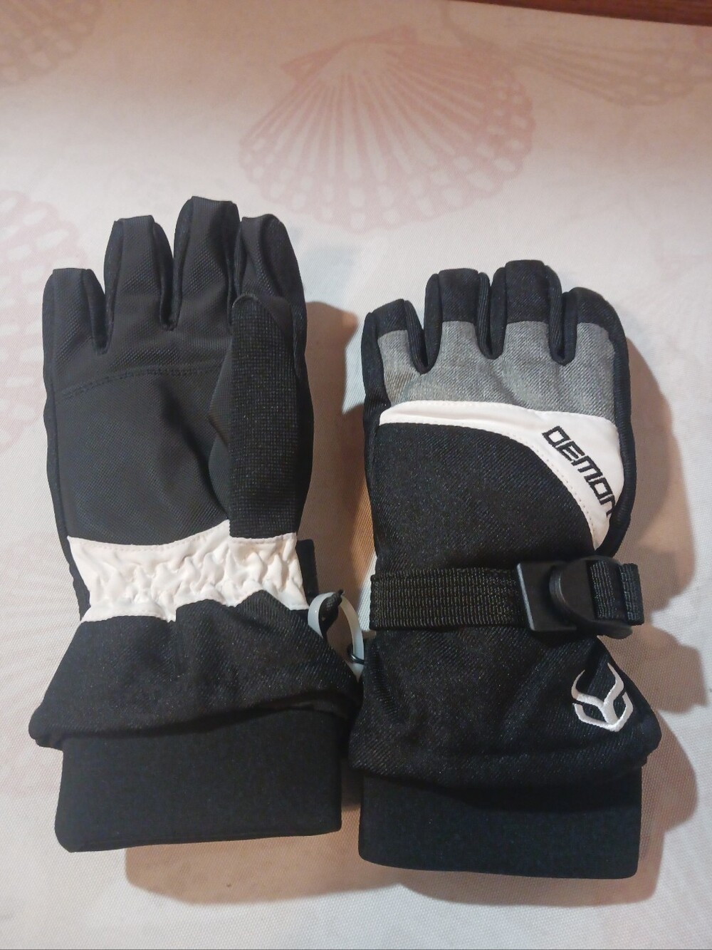 Kids Black and White Winter Ski Gloves - Insulated Cold-Weather Mitts